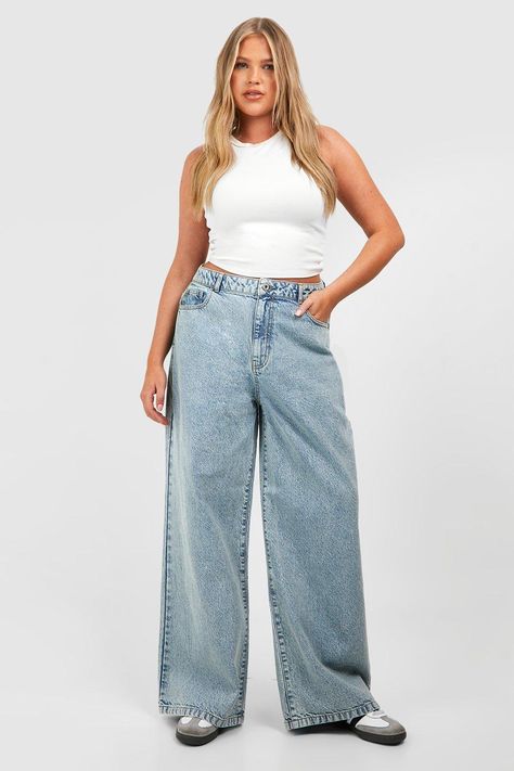 Womens Plus Basics Straight Leg Jeans - Blue - 22 - There's nothing more classic than a t-shirt and straight leg jeans. And if you're looking for classic jeans in plus sizes, we've got them! This pair of plus size straight leg jeans are the same width from the knee to the ankle, balancing body proportions in one versatile pair of pants. The slim fit means this pair of plus size straight jeans are neither baggy nor tight and extra comfortable. Cut to be the perfect fit, we can't wait to see you w Plus Jeans Outfit, Cheap Big And Tall Straight Leg Jeans, Straight Jeans Plus Size, Big And Tall Straight Leg Denim Jeans, Plus Sized Straight Leg Jeans, Plus Size Straight Leg Jeans, Non-stretch Straight Blue Jeans, Outfits Con Jeans, Body Proportions