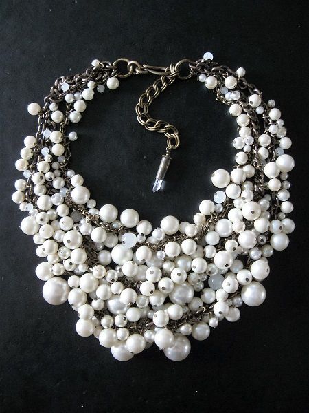 Pearl Bib Necklace, Pearl Cluster Necklace, Life Styles, Pearl Statement Necklace, Pearl Cluster, Mermaid Necklace, Cluster Necklace, Vintage Life, Bib Necklace