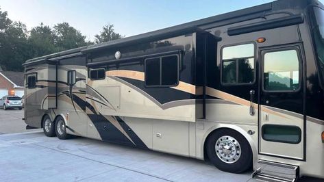 2008 Zephyr 45FT in New Baltimore, MI Whirlpool Washer And Dryer, Hydronic Heating Systems, Tiffin Motorhomes, Firestone Tires, Solar Panels Roof, Whirlpool Washer, Hydronic Heating, Window Awnings, Bus Coach