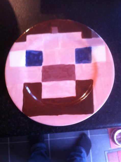 Minecraft plate! How cool, could create on a square plate? Minecraft Pottery, Pottery Painting Ideas Square Plates, Minecraft Pottery Shards, Diy Painted Plates Food Safe, Birthday Pottery Plate, Office Paint, Paint Your Own Pottery, Painted Mugs, Painting Workshop