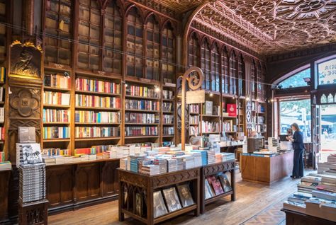 10 Places That Prove Portugal is a Book Lover's Paradise Portugal Library, Livraria Lello, Beautiful Libraries, Library Cafe, Adventure Picture, Places In Portugal, Bookstore Cafe, Gothic Buildings, Beautiful Library