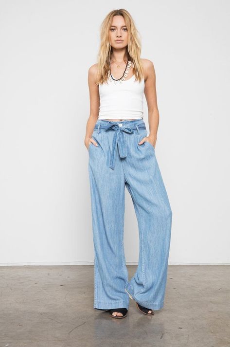 495dabfd0ca768a3c3abd672079f48b6desc43678293ri Denim Wide Leg Pants, Tall Women Fashion, Wide Leg Pants Outfit, California Outfits, Denim Wide Leg, Long Sleeve Denim Jacket, Mommy Style, Rainbow Dress, Perfect Wardrobe