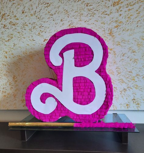 Pinata Barbie, Barbie Pinata Ideas, Barbie Pinata, Pinatas Ideas, Barbie Merchandise, Barbie Puppy, Barbie Decorations, Barbie Doll Birthday Cake, Barbie Bachelorette