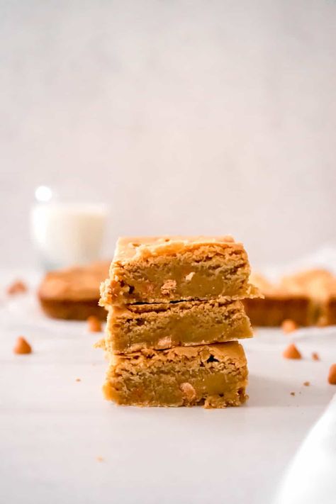 Honey Blondies, Gooey Blondies, Blondies Recipe, Brownie Bar, Yummy Desserts, Yummy Recipes, I Love Food, Feta Cheese, Love Food