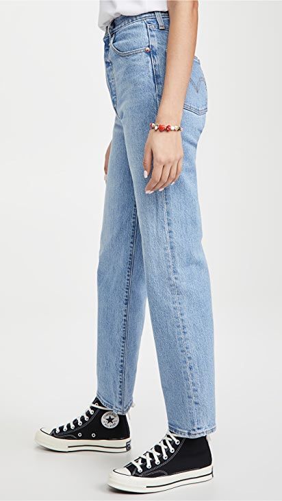 High Cut Converse Outfit, High School Jeans, High Rise Jeans Outfit, Levis High Waisted Jeans, Levis Ribcage Straight Ankle Jeans, High Waisted Jeans Outfit, Trending Tops, Pegged Jeans, Levi's Ribcage