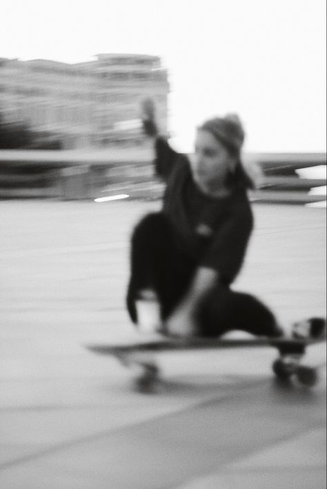 Skate Film Photography, Longboarding Photography, Skater Photography, Skate Photoshoot, Skater Photoshoot, Skateboarding Photography, Vans Oldschool, Track Workout Training, Skater Photos