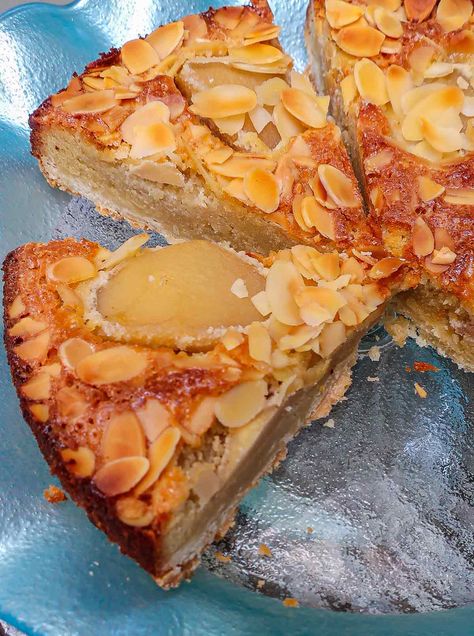 Pear and Almond Frangipane Cake - Gluten Free - Only Gluten Free Recipes Pear Frangipane Cake, Gluten Free Pear Muffins Recipes, Mandarin Almond Cake, Gluten Free Frangipane, Pear Frangipane Tart Recipe, Gluten Free Pear Desserts, Gluten Free Pear Recipes, Almond Financier Recipe, Pear Cake Gluten Free