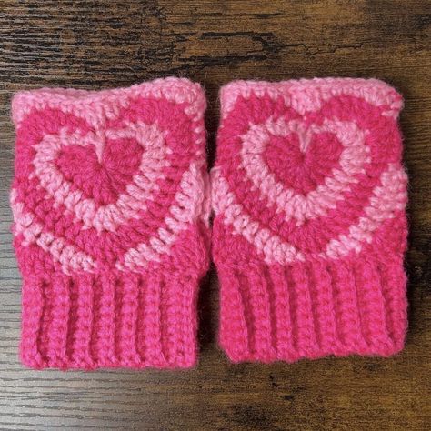 Crochet Fingerless Heart Gloves - Free Pattern & Tutorial Fingerless Gloves Crochet Pattern Free, Hand Warmer Crochet Pattern, Red Crochet Amigurumi, Fingerless Gloves Crochet Free Pattern Easy, Fingerless Gloves Crochet Tutorial, Granny Square Hand Warmers, Crochet Fingerless Gloves Free Pattern Easy Simple, Hand Warmers Crochet Pattern, Free Fingerless Gloves Crochet Pattern