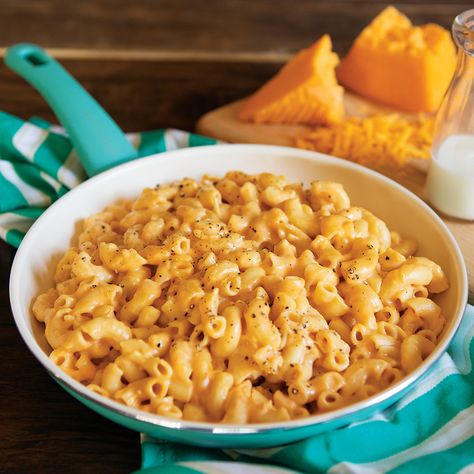 Easy Sweet Potato Mac and Cheese Sweet Potato Mac And Cheese, Potato Mac And Cheese, Sweet Potato Cornbread, Honey Butter Recipe, Spiced Honey, Classic Mac And Cheese, Easy Sweet Potato, Homemade Comfort Food, Thanksgiving Cooking