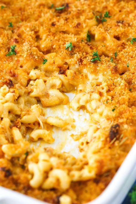 American Cheese Recipes, Mac And Cheese Bar, Beer Mac And Cheese, Spicy Mac And Cheese, Pizza Rice, All American Food, Smoked Mac And Cheese, Breadcrumb Topping, Cheese Macaroni