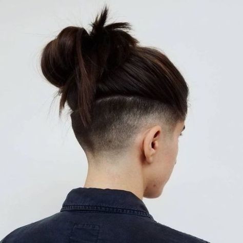 Hairstyles Undercut, Undercut Hairstyles Women, Undercut Long Hair, Half Shaved Hair, Half Shaved, Shaved Undercut, Undercut Women, Beauty Hairstyles, Undercut Hairstyles