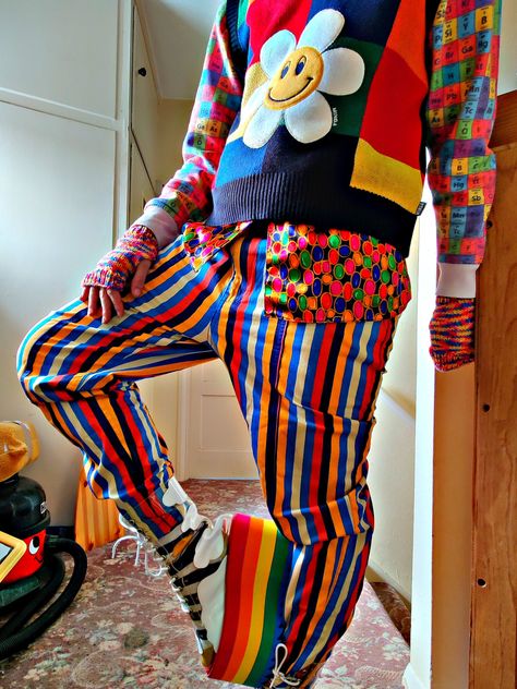 Photo credit @tyjoh11 on Instagram Clowncore Fashion Male, Clowncore Fashion, Alternative Fashion Men, Clowncore Outfit, Kidcore Outfit, Kidcore Clothing, Clowncore Aesthetic, August Outfits, Clown Stuff