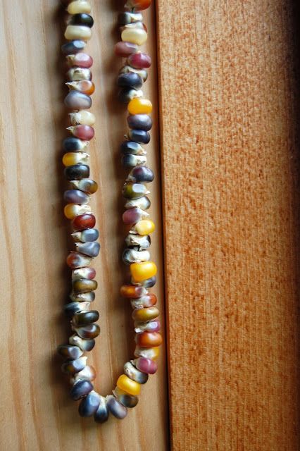 lovely corn necklace DIY Corn Jewelry, Glass Gem Corn, Corn Bead, Forest Crafts, Popcorn Garland, November Thanksgiving, Girl Scout Activities, Indian Corn, How To Make Toys