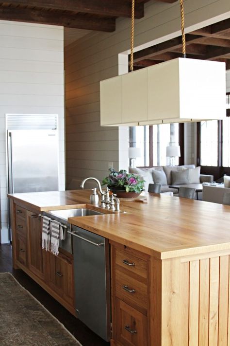 Kitchen Island With Sink And Dishwasher, Reclaimed Wood Kitchen Island, Beach Style Kitchen, White Oak Kitchen, Coastal Kitchen Design, Kitchen Island With Sink, Sink In Island, Custom Kitchen Island, Kitchen Design With Island