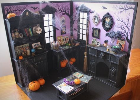 Halloween Time Gothic/antique/dark Doll Bedroom Diorama Blythe/pullip/lati/pukifee/yosd/bjd/holala/enyo - Etsy Bedroom Diorama, Doll Bedroom, Gothic Antique, Halloween Diorama, Dollhouse Holiday, Haunted House Diy, Halloween Shadow Box, Dollhouse Halloween, Haunted Dollhouse