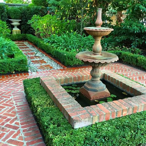 Andrew Stark Garden Design Small Yard Garden, Yard Garden Design, Formal Garden Design, Taman Air, Small Yard Landscaping, Flower Garden Design, Formal Garden, Garden Design Ideas, Garden Fountain