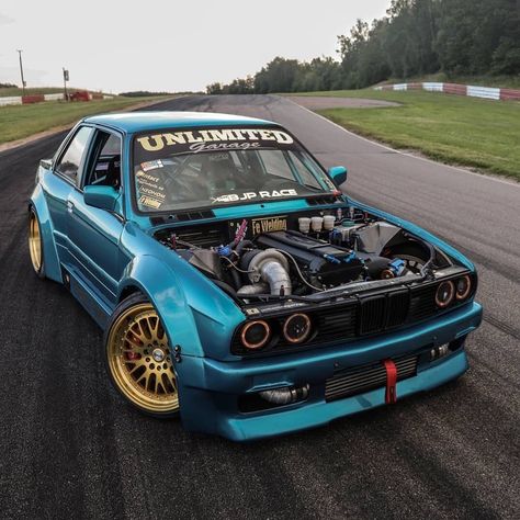 Drift BMW E30 pushing 830HP!😍 | Photos by @marioklemm | #bmw #cars #carlifestyle #carswithoutlimits E30 Drift, Gas Monkey, New Vehicle, Aircraft Engine, Salvage Cars, Russia Ukraine, Bmw E30, Vehicles For Sale, Cheap Cars