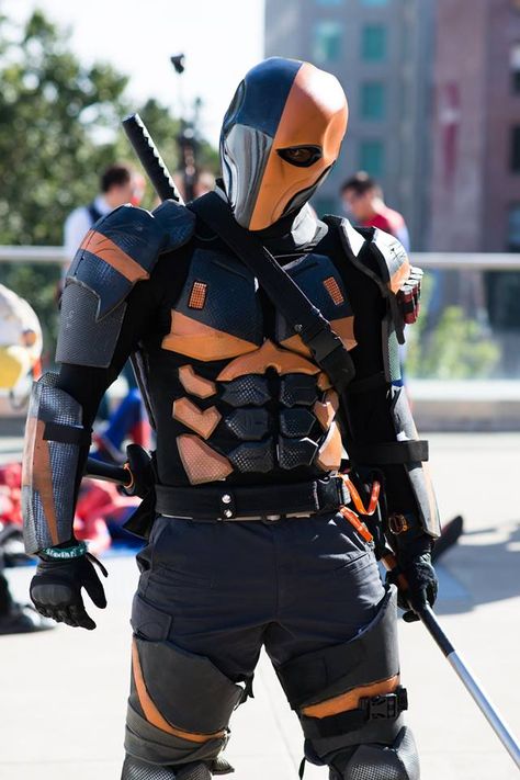 Deathstroke Cosplay, Dc Deathstroke, Armadura Ninja, Best Cosplay Ever, Doctor Who Fan Art, Doctor Outfit, Dc Cosplay, Halloween Party Outfits, Cosplay Armor