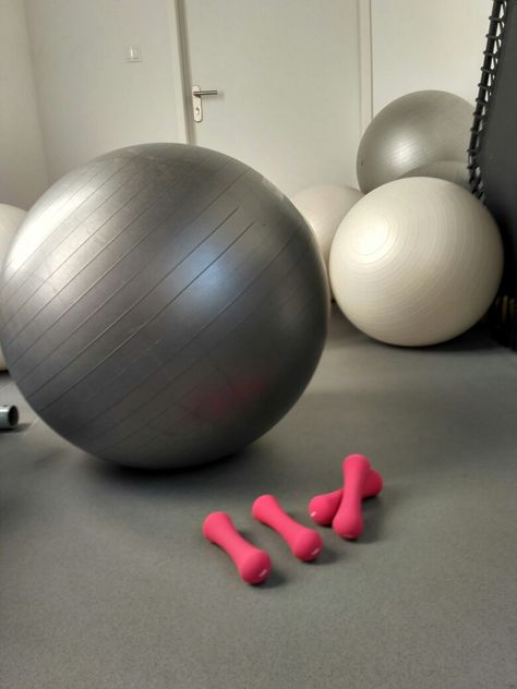 Pilates tools  http://pilateszona.hu Pilates Ball Aesthetic, Home Gym Pilates, Pilates Essentials, Ball Pilates, Gym Girlies, Fitness Backgrounds, Exercise Home, Ball Exercise, Pilates Ball