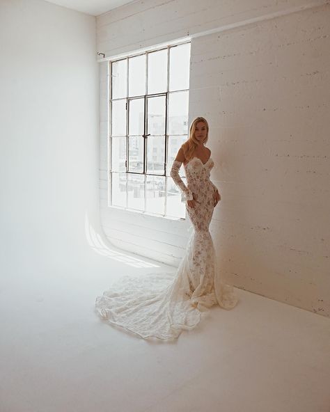 How would you wear our “INSLEY” gown? Sleeves or no sleeves or both (they’re detachable)?! #INSLEYgown by #LaurenElaine is a fully customizable classic alençon lace mermaid silhouette with off-the-shoulder detachable lace sleeves. Book a fitting appt / schedule a consultation/ or request pricing at LAUREN-ELAINE.COM #laurenelaine #weddinginspiration #bridalfashion #laurenelainebridal #madeinla #custombridal #couturebride #couturebridal #HaileyBieberWeddingInspo #bieberbride #HaileyBiebe... Hailey Bieber Wedding, Lauren Elaine Bridal, Gown Sleeves, Mermaid Wedding Dress With Sleeves, Wedding Dresses Couture, Inspired Wedding Dress, Wedding Dress With Sleeves, Dresses Couture, Custom Wedding Dresses