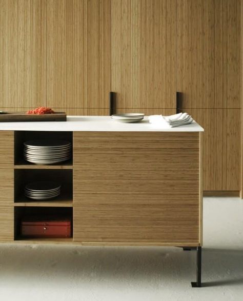 Kitchen Island and Pantry in Bamboo, Henrybuilt | Remodelista Architect / Designer Directory Modern Kitchen Remodel, Kitchen New York, Oak Panels, Kitchen Remodeling Projects, White Plates, Beautiful Kitchens, Modern Kitchen Design, Kitchen Inspirations, Kitchen Interior