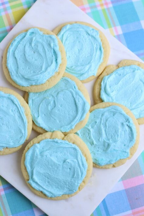 Crumbl Sugar Cookies (copycat recipe) with Sweet Almond Buttercream Frosting - Snowflakes & Coffeecakes Cooking School Crumbl Sugar Cookies, Confetti Cake Cookies, Almond Buttercream Frosting, Copycat Cookies, Crumbl Copycat, Star Sugar Cookies, Almond Buttercream, Milk Chocolate Chip Cookies, Blue Frosting