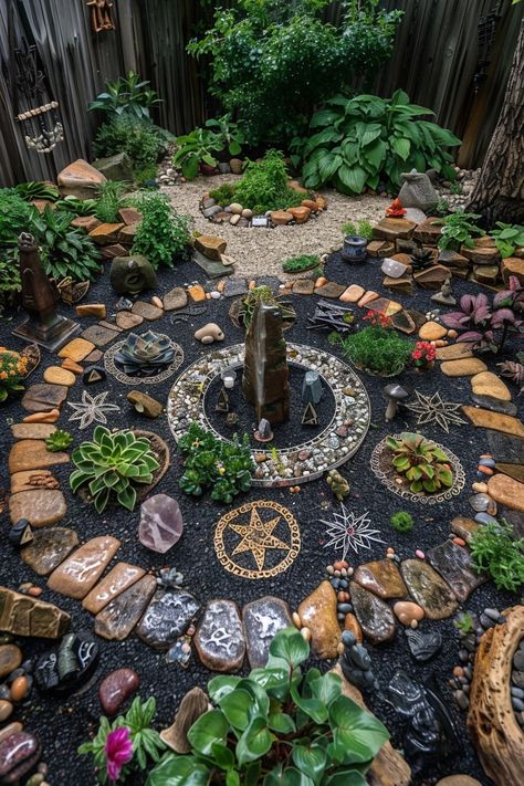 Witch Garden Design, Witchy Backyard, Gardening Table, Witches Garden, Wicca Spells, Witch's Garden, Witchy Garden, Landscape Tips, Spiritual Garden