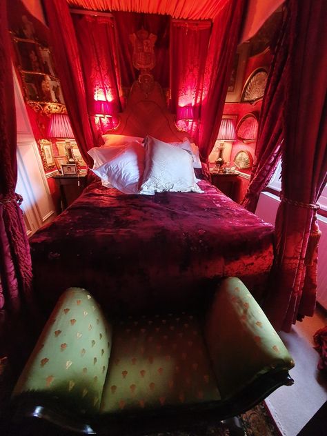 Red Whimsigoth Bedroom, Red Theme Bedroom, Pink And Red Bedroom, Red Bedroom Aesthetic, Arabian Bedroom, Eclectic Coastal, Boho Modern Farmhouse, Red Bedroom, Bedroom Red