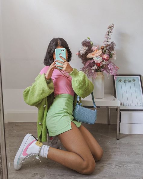 Baddie Outfits Colorful, Fashion Inspo Outfits Colorful, Pastel Pink And Green Outfit, Colourful Outfits Aesthetic, Pastel Color Outfit, Mode Pastel, Alex Fierro, Green Outfits, Color Combos Outfit