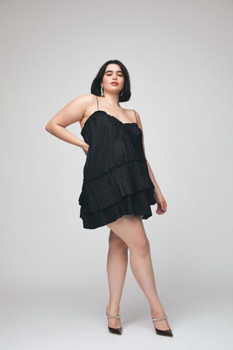 Barbie Ferreira InStyle US Eric T. White Photoshoot | Fashion Gone Rogue Barbie Ferreira Outfit, Plus Size Posing, Euphoria Fashion, Barbie Ferreira, Look Plus Size, Form Fitting Dress, Looks Chic, Curvy Girl Outfits, Fashion Photoshoot