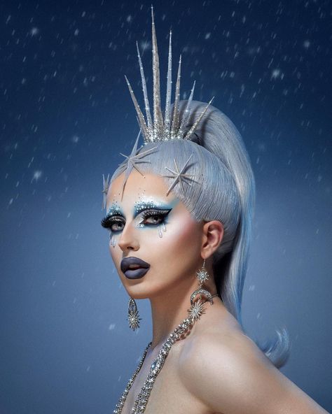 https://www.instagram.com/p/CFw7-0OpXqv/?utm_medium=share_sheet Snow Queen Makeup, Snow Makeup, Ice Queen Makeup, Drag Wigs, Drag Make-up, Drag King, How To Make Snow, Snow Queen, Ice Queen