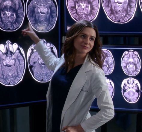 Amelia Shepherd Aesthetic, Anatomy Aesthetic, Amelia Shepherd, Medical School Life, Medical Student Motivation, Med School Motivation, Medical Wallpaper, Medical Student Study, Medical School Motivation