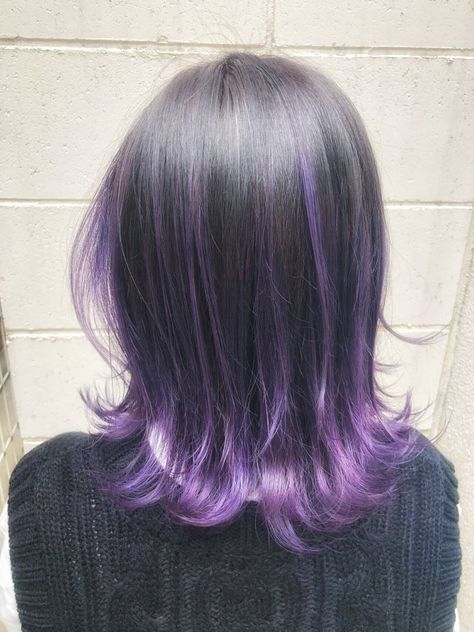 Short Dyed Hair, Dyed Hair Purple, Hair Color Underneath, Hair Color Streaks, Hair Streaks, Dyed Hair Inspiration, Pretty Hair Color, Hair Stylies, Alternative Hair