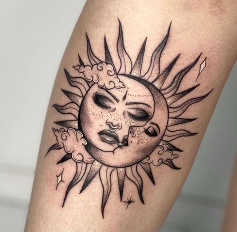 Eclipse Tattoo, Sun And Moon Tattoo, Hippie Tattoo, Traditional Tattoo Flowers, Mom Tattoo Designs, Blackwork Tattoos, Witch Tattoo, Tattoos For Women Half Sleeve, Black Girls With Tattoos