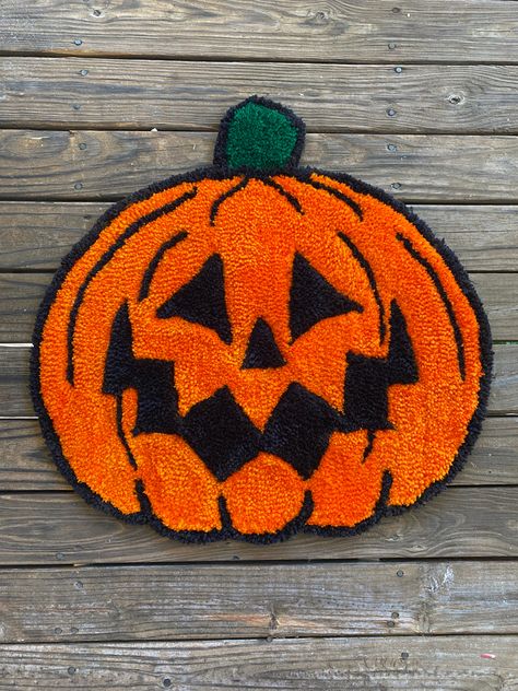 Halloween Tufted Rug, Pumpkin Punch Needle, Halloween Tufting, Halloween Carpet, Groovy Rug, Rug Tufting Ideas, Autumn Punch, Halloween Rugs, Halloween Rug