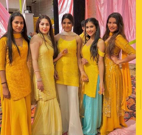 Haldi Bridemade Outfit, Haldi Dress Code For Family, Outfit For Haldi Function For Bridesmaid, Trendy Haldi Outfits, Haldi Function Dress For Sister, Haldi Dress For Bridesmaid, Haldi Look For Bridesmaid, Bridesmaid Dresses Indian Sisters, Haldi Dress For Bride Sister