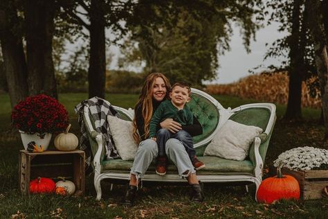 green couch, vintage couch, fall mini shoot, pumpkin photos, photos with mums, fall family photo Fall Couch Photoshoot, Couch Photoshoot, Mini Session Themes, Victorian Couch, Vintage Couch, Family Portrait Poses, Fall Mini Sessions, Fall Session, Family Photo Pose