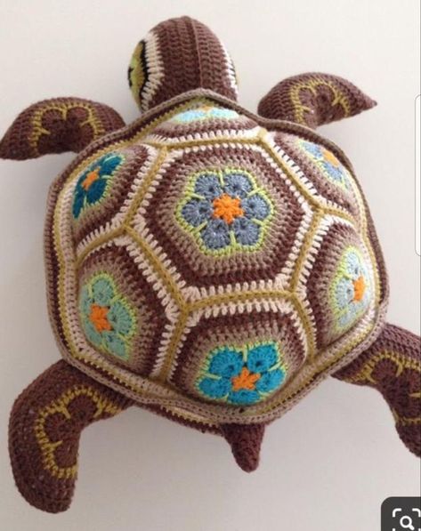 Crocheted Turtle, African Flower Crochet Animals, Crochet Turtle Pattern, Crochet African Flowers, Easy Crochet Animals, Crochet Turtle, Turtle Pattern, Crochet Hexagon, Crochet Amigurumi Free Patterns