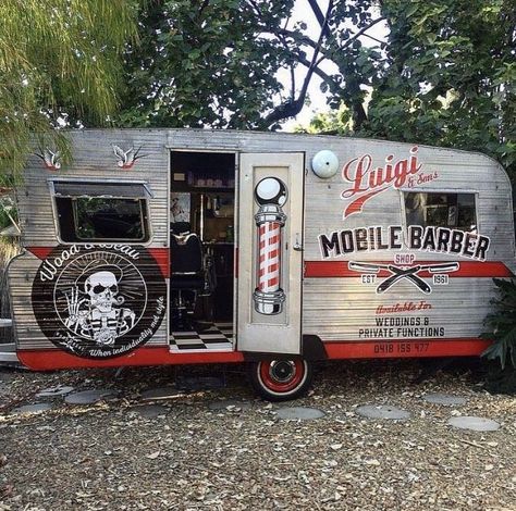 Mobile Barber Shop, Mobile Hair Salon, Mobile Beauty Salon, Mobile Barber, Mini Boutique, Mobile Beauty, Vintage Photo Booths, Barbershop Design, Barber Shop Decor