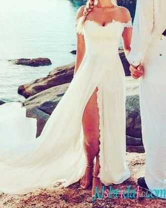 This is the dress I want for our wedding but who makes it?? #beachwedding #june2017 #nassaubahamas Hawaiian Wedding Themes, Wedding Dresses Videos, Dresses Beach, Beach Elopement, Hawaiian Wedding, Wedding Beach, Wedding Dress Inspiration, Trendy Wedding, Beach Wedding Dress