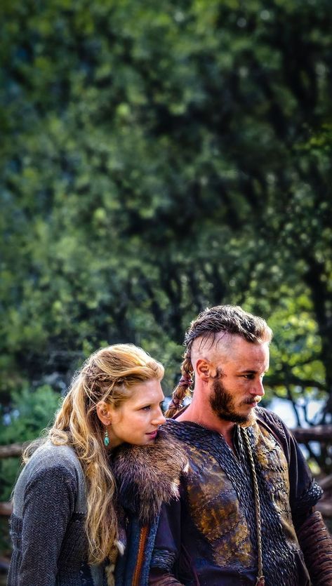 Lagertha Wallpaper, Ragnar And Lagertha, Wallpaper Vikings, Queen Lagertha, Earl Ragnar, Vikings Bjorn, Katheryn Winnick Vikings, Bjorn Vikings, Lagertha Hair