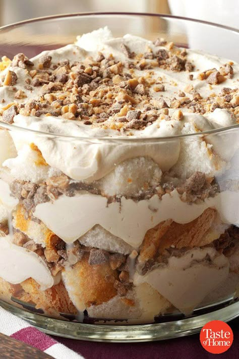 Caramel Fluff & Toffee Trifle Toffee Trifle Recipes, Vanilla Cake Trifle, Fall Triffle Desserts, Triffle Desserts Fall, Dessert Truffles Bowl, Caramel Trifle Desserts, Thanksgiving Truffle Desserts, Skor Trifle Recipe, Thanksgiving Dessert Trifle