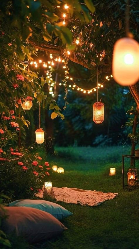 Bonfire Proposal, Big Lantern, Luxury Cafe, Night Picnic, Romantic Backyard, Outdoors Ideas, Fall Garden Wedding, Fiction Story, Circle Mehndi