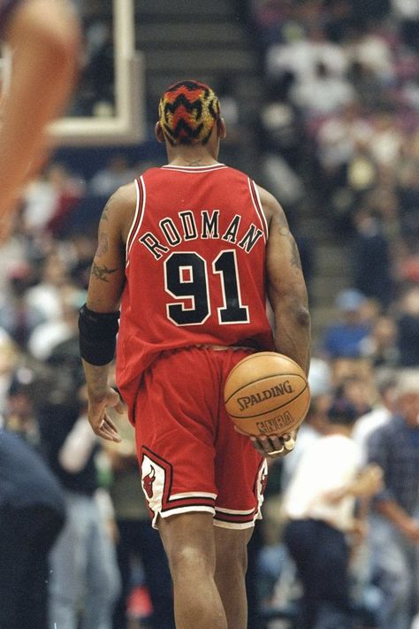 ~ Rodman ~ Denis Rodman, Bulls Basketball, Michael Jordan Basketball, Nba Art, Basketball Photography, Nba Wallpapers, Chicago Sports, Jordan Basketball, Dennis Rodman