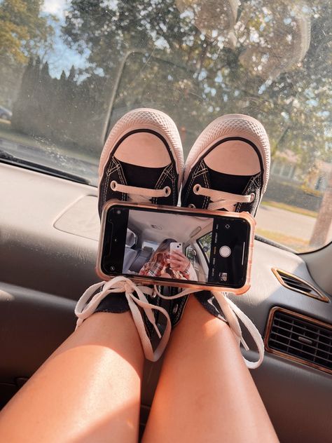 cute selfie picture, phone on shoes selfie Shoes Selfie, Instagram Shoes, Selfie Picture, Shoe Selfie, Cute Instagram, Sorel Winter Boot, Video Editor, Instagram Pictures, On Shoes