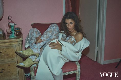 Image Mode Zendaya, Vogue Photoshoot, Christine Centenera, Helena Christensen, Steven Meisel, Zendaya Coleman, Vogue Australia, Vogue Russia, Vogue Magazine