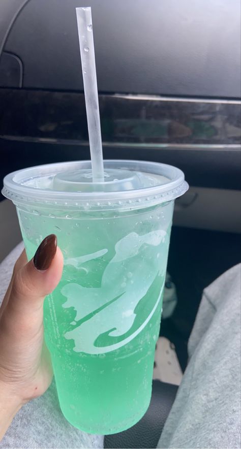 Taco Bell Aesthetic Food, Soda In A Cup, Baja Blast Aesthetic, Taco Bell Aesthetic, Taco Bell Drinks, Taco Bell Baja Blast, Coconut Core, Baja Blast, Iced Drinks Recipes