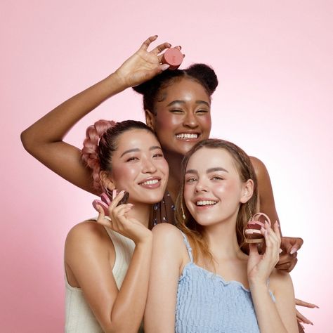 Kaja | Get sculpted on the go 💗 with the Play Bento Face Trio ✨! Available in 5 blendable and buildable shades, these stacks is formulated with… | Instagram Makeup And Skincare Aesthetic, Photoshoot Ideas Makeup, Skincare Moodboard, Beauty Fair, Tinted Sunscreen, Group Poses, Model Shoot, Beauty Ad, Acne Spots