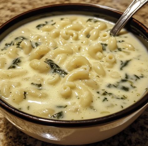 Spinach Soup Recipe, Macaroni Soup, Vegetable Benefits, Fruit Benefits, Spinach Soup, Small Pasta, Fresh Spinach, Vegetable Broth, Spinach Pasta