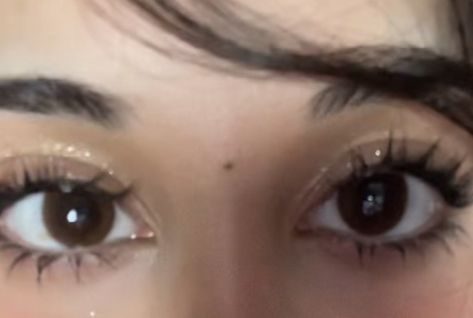 Doe Eyes Long Lashes, Babydoll Eye Makeup, Simple Doe Eye Makeup, Bedroom Eyes Aesthetic, Feline Doe Eyes, Doe Siren Eyes, Women With Big Eyes, Doe Eyeliner, Doe Eyed Makeup